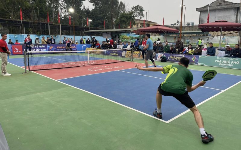 cột đèn sân pickleball