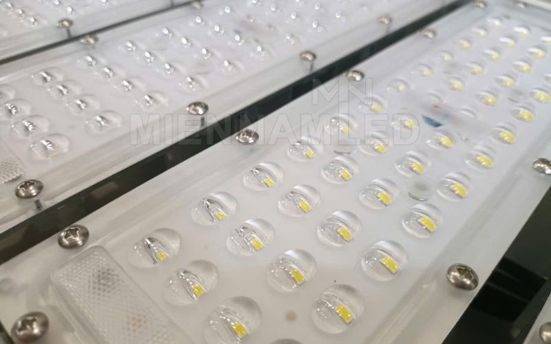 đèn đường năng lượng mặt trời